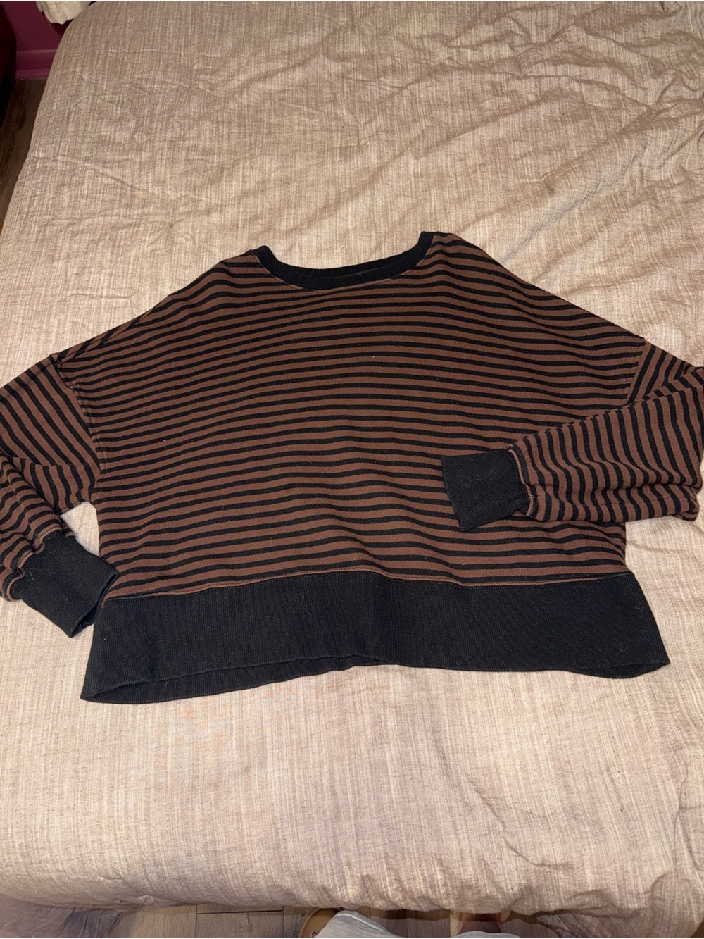 Aerie Classic Crewneck! - Picture 3 of 4